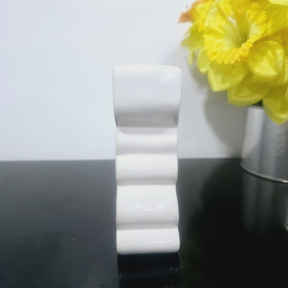 Rae Dunn Easter Bunny Figurine"HAPPY EASTER" - Picture 5 of 8